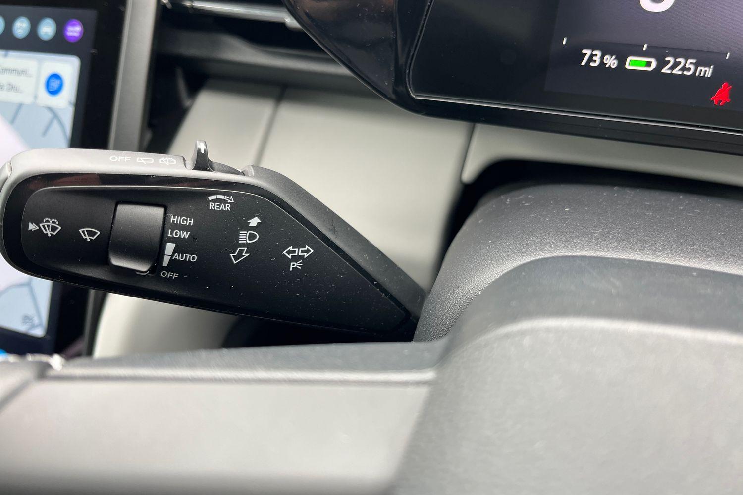 Ford EXPLORER Photo 13