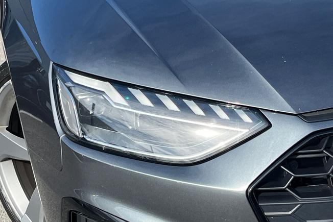 AUDI A4 Photo 19