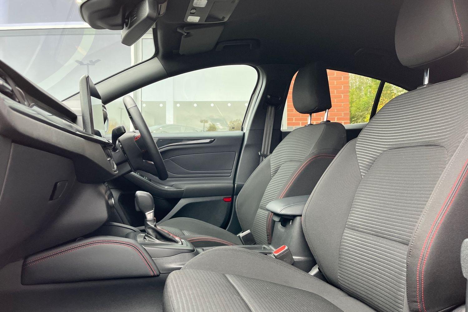 Ford Focus Photo 18