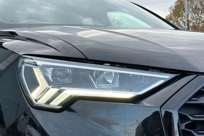 AUDI Q3 Photo 20