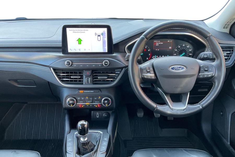 Ford Focus Photo autoimg-3f058deaf4e6af6d09aab483fcdf6c59a656db46.jpg