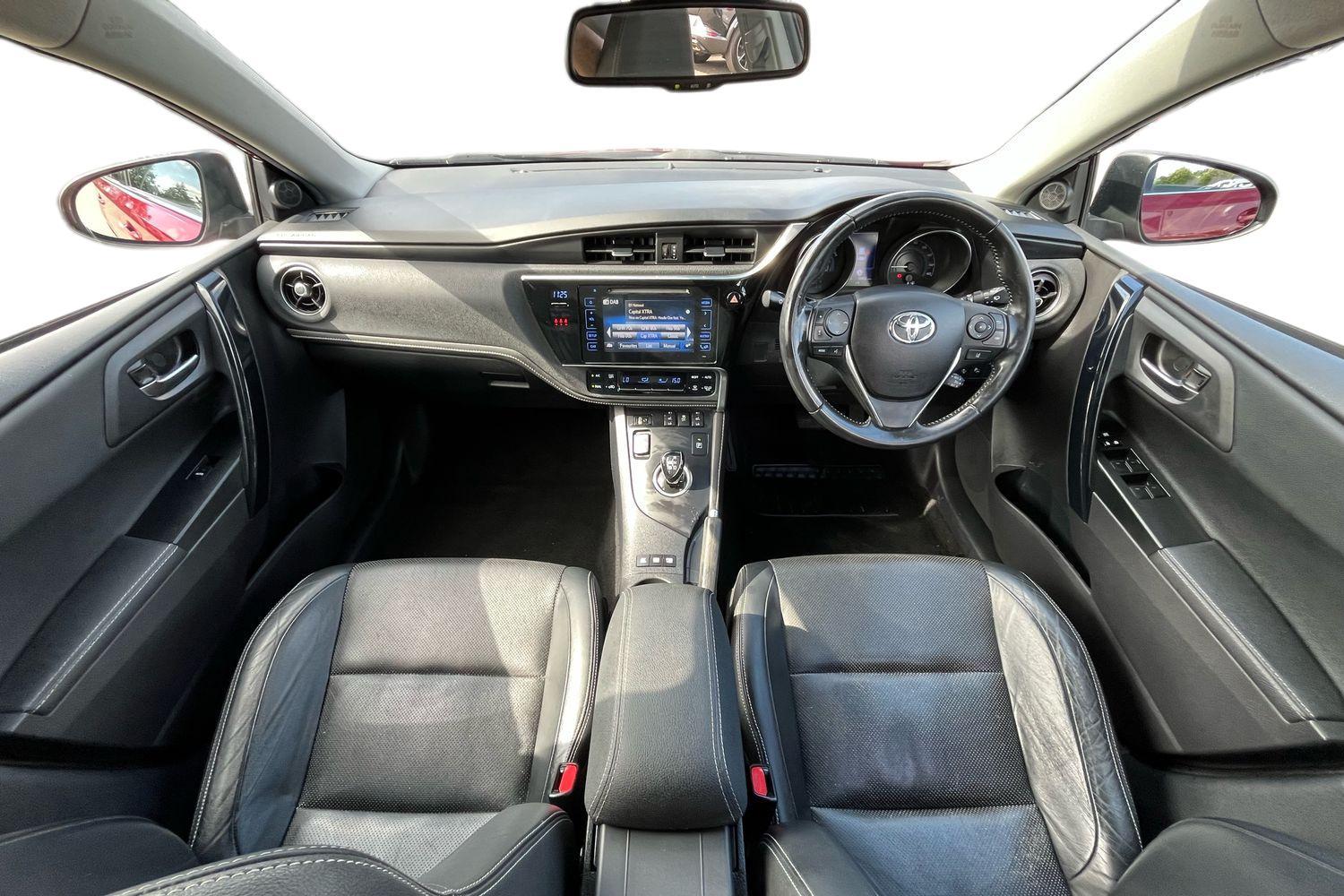 Toyota Auris Photo 9