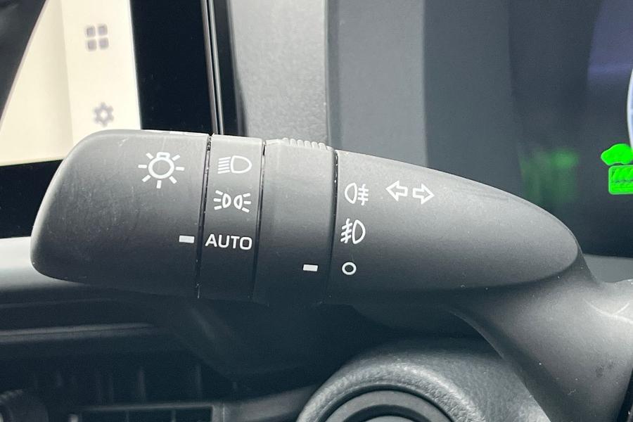 Toyota C-HR Photo autoimg-3f099a55ae7b8ecdb005b373463d314ba38ec91f.jpg