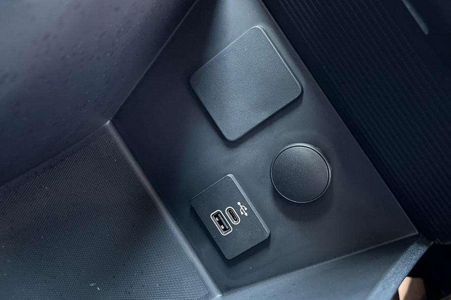 Used FORD E-TRANSIT COURIER YO75HFX 29