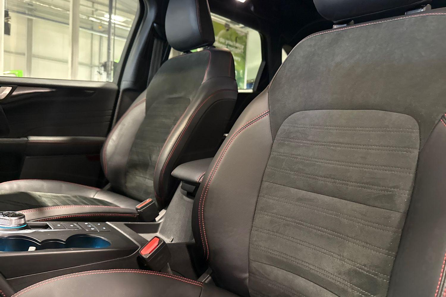 Ford KUGA Photo 18
