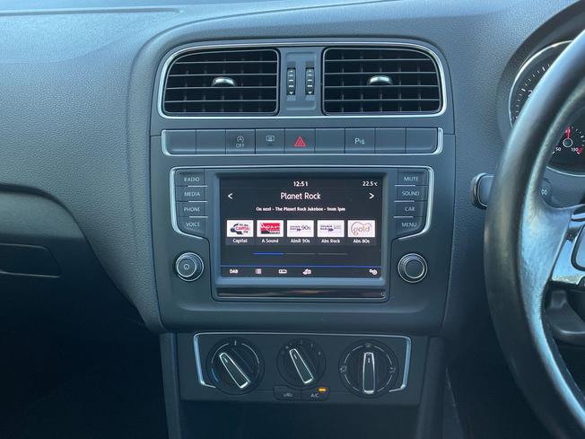 VOLKSWAGEN Polo Photo 14