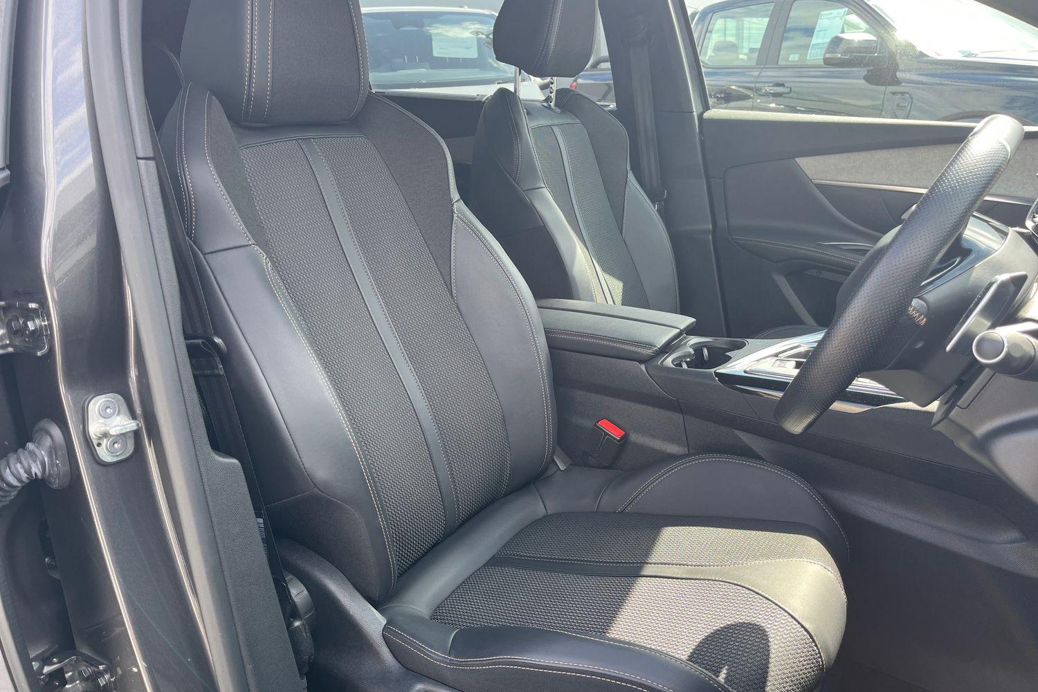 Peugeot 5008 Photo 16