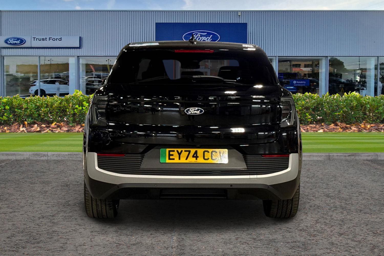 Ford Explorer Photo 6