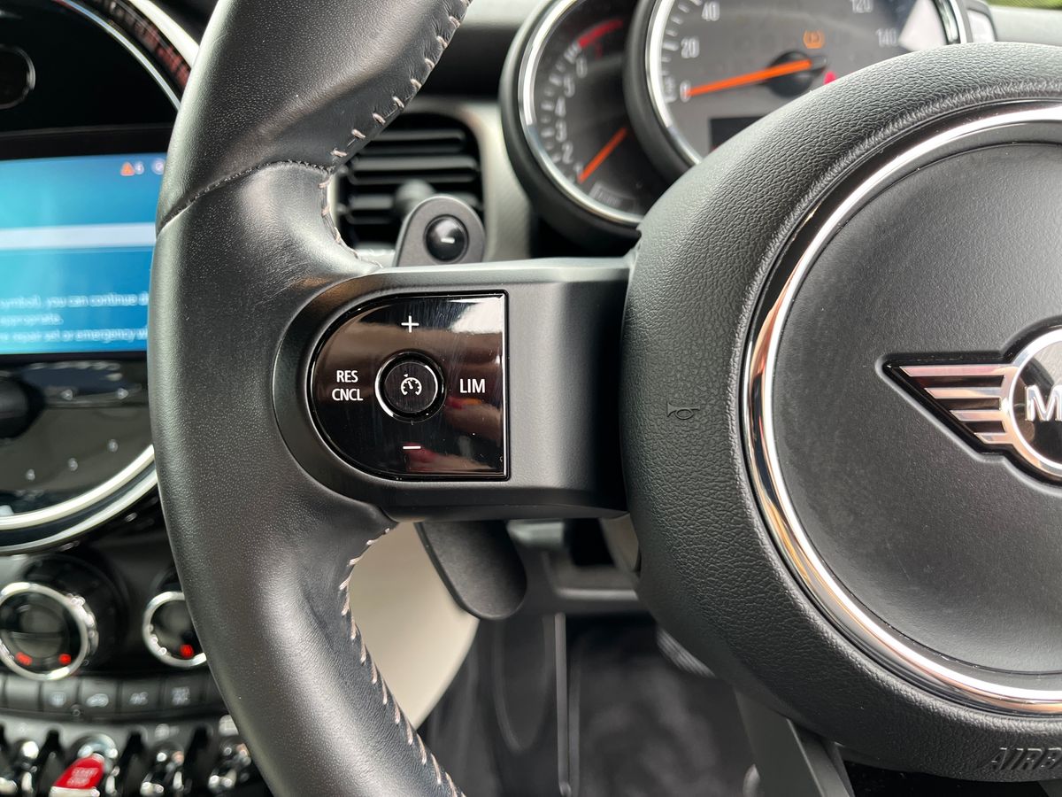 MINI Hatch Photo 14