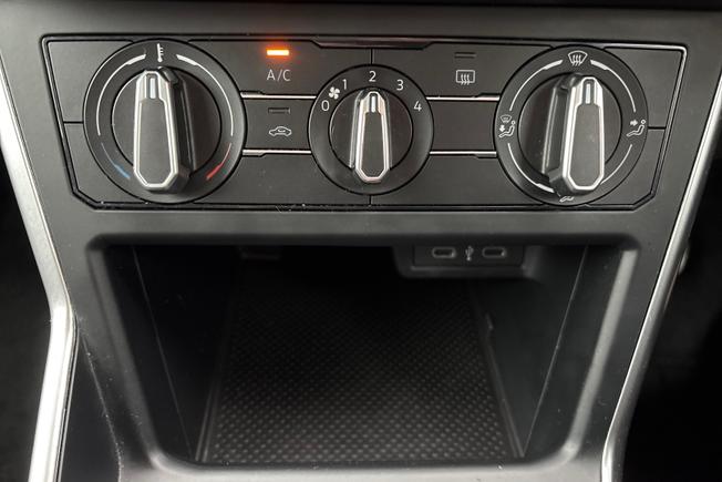 VOLKSWAGEN Polo Photo 28