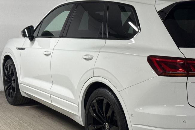 VOLKSWAGEN Touareg Photo 26