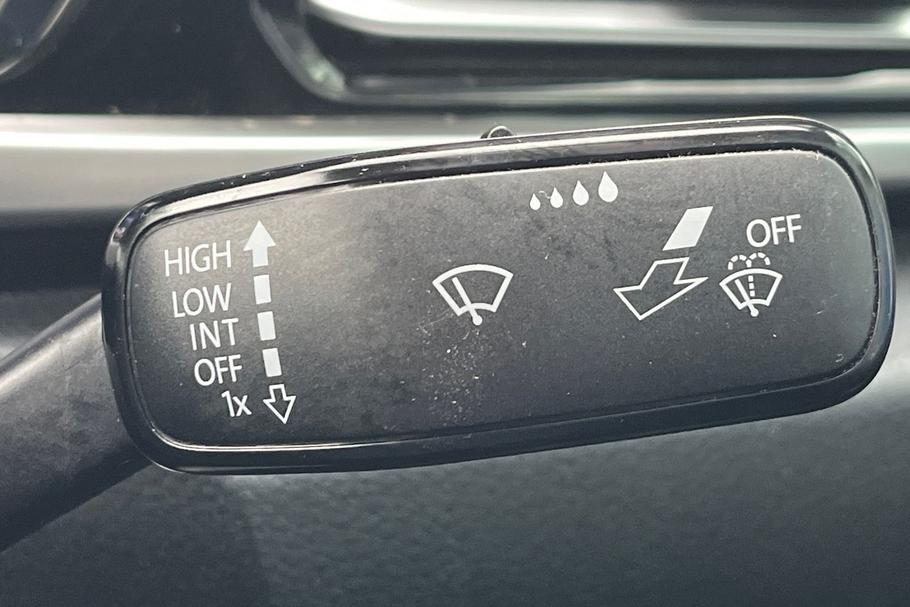 Used Ford TRANSIT CONNECT WR25OAC 24