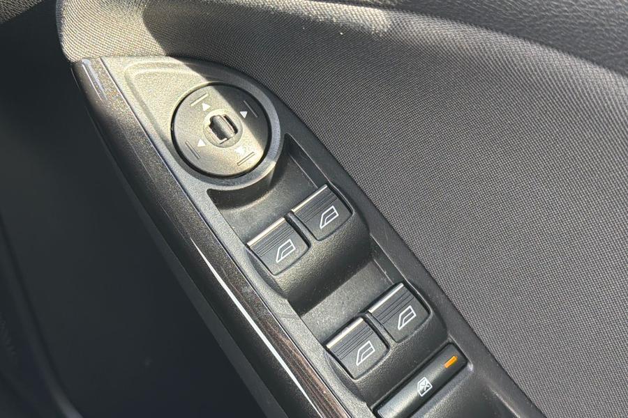 Ford FOCUS Photo autoimg-3f21c91fcbd84ebbf94b6a2f90dd8e8f4a432489.jpg