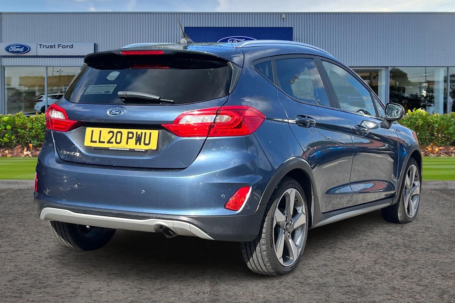 Ford FIESTA Photo 3
