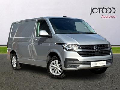 2022 VOLKSWAGEN Transporter 2.0 TDI T30 Highline Panel Van 5dr Diesel DSG FWD SWB Euro 6 (s/s) (150 ps) at JCT600
