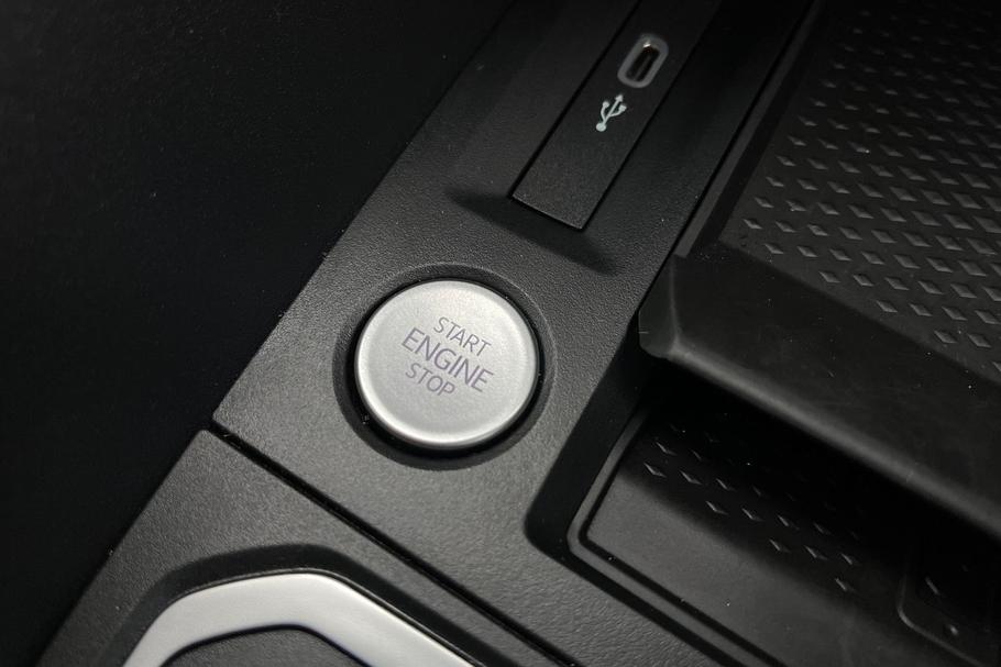 Used FORD TRANSIT CONNECT WV75YMD 18