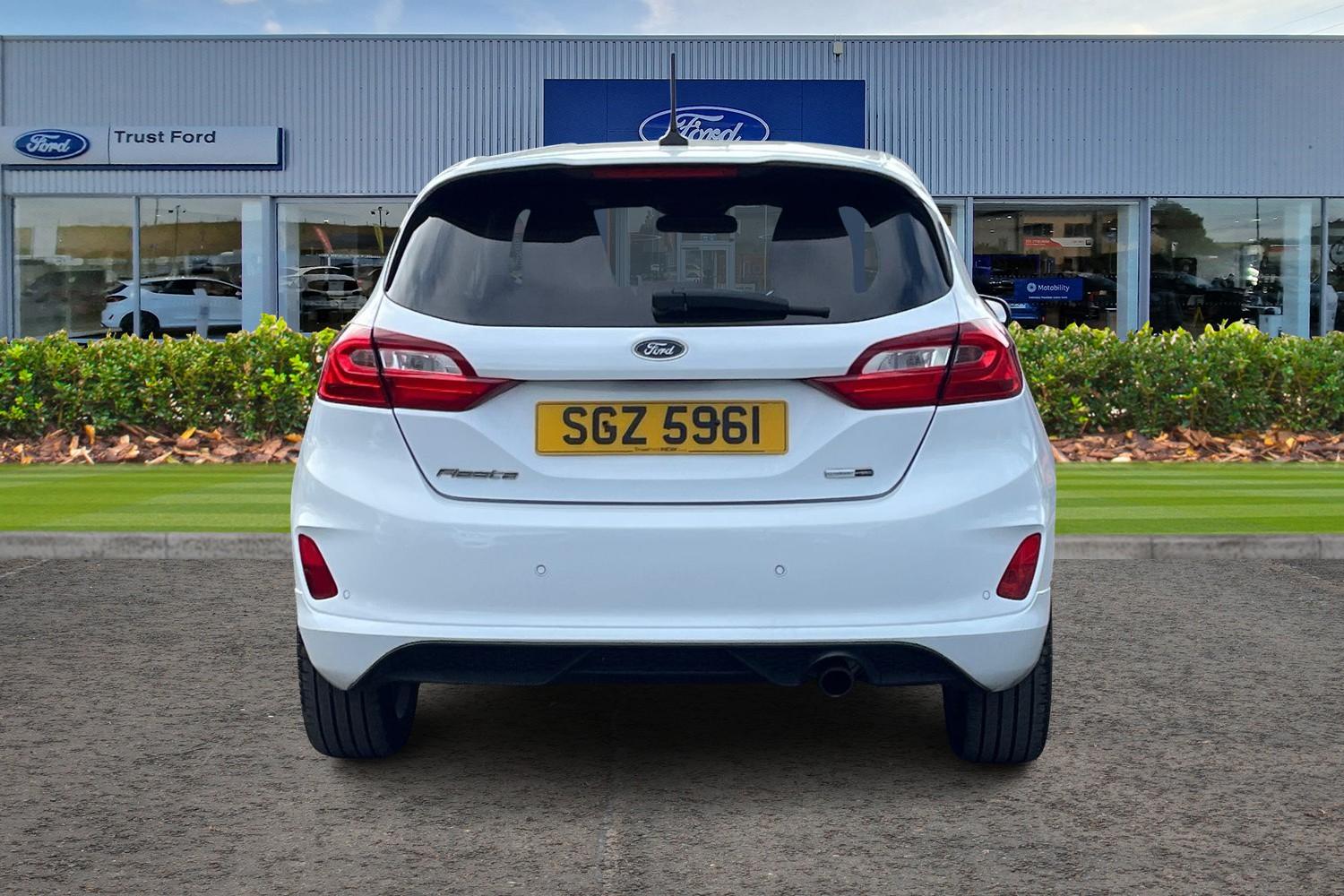 Ford FIESTA Photo 6