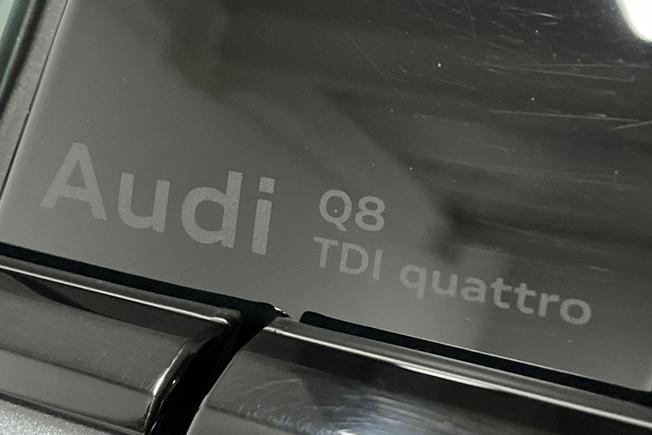 AUDI Q8 Photo 33