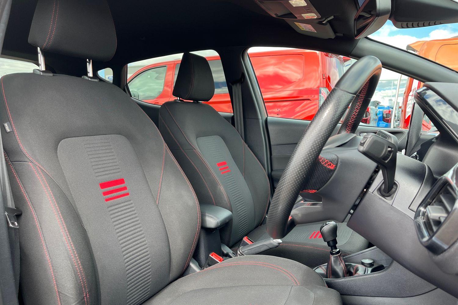 Ford Fiesta Photo 16