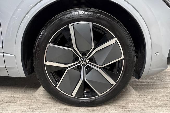 VOLKSWAGEN Touareg Photo 5
