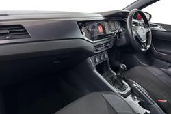 VOLKSWAGEN Polo Photo 2
