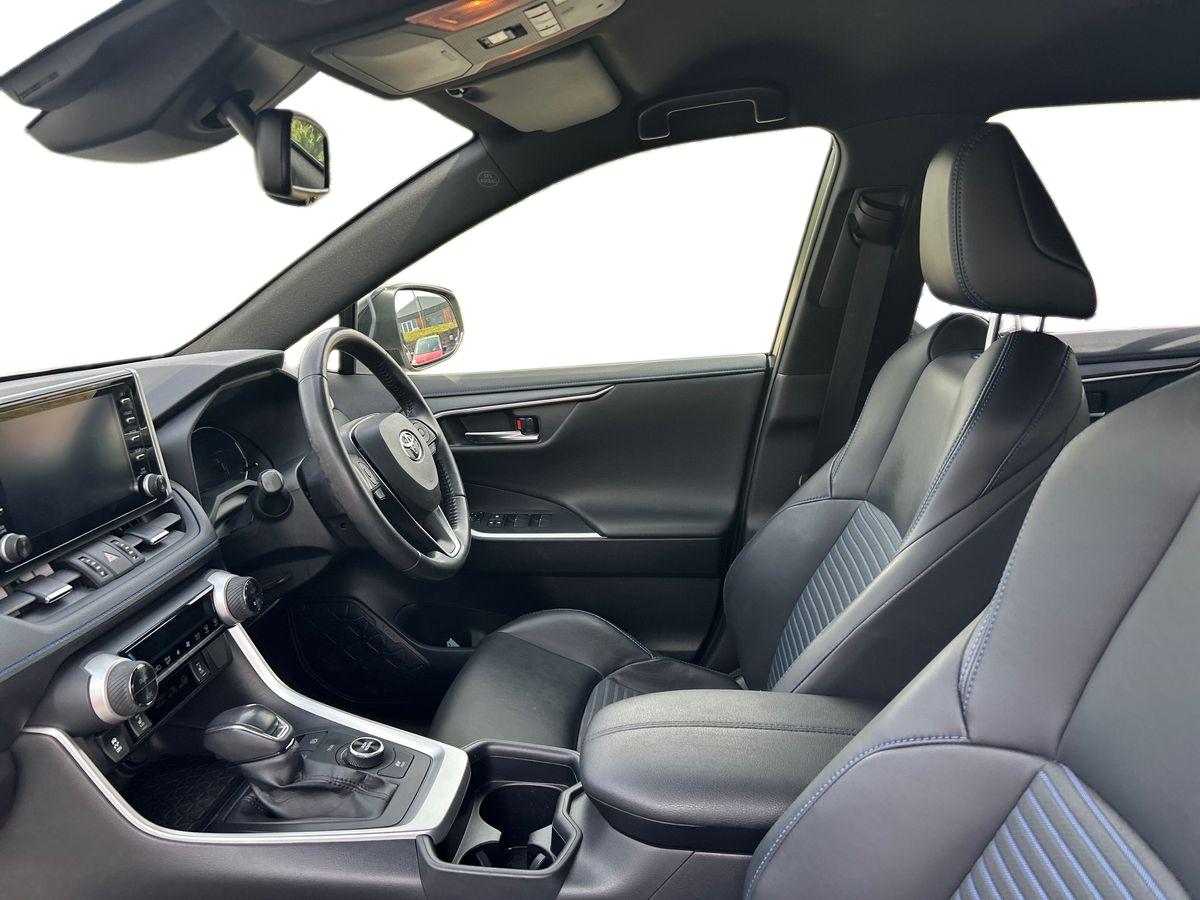 Toyota RAV4 Photo 2
