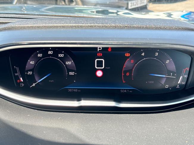 PEUGEOT 5008 Photo 15