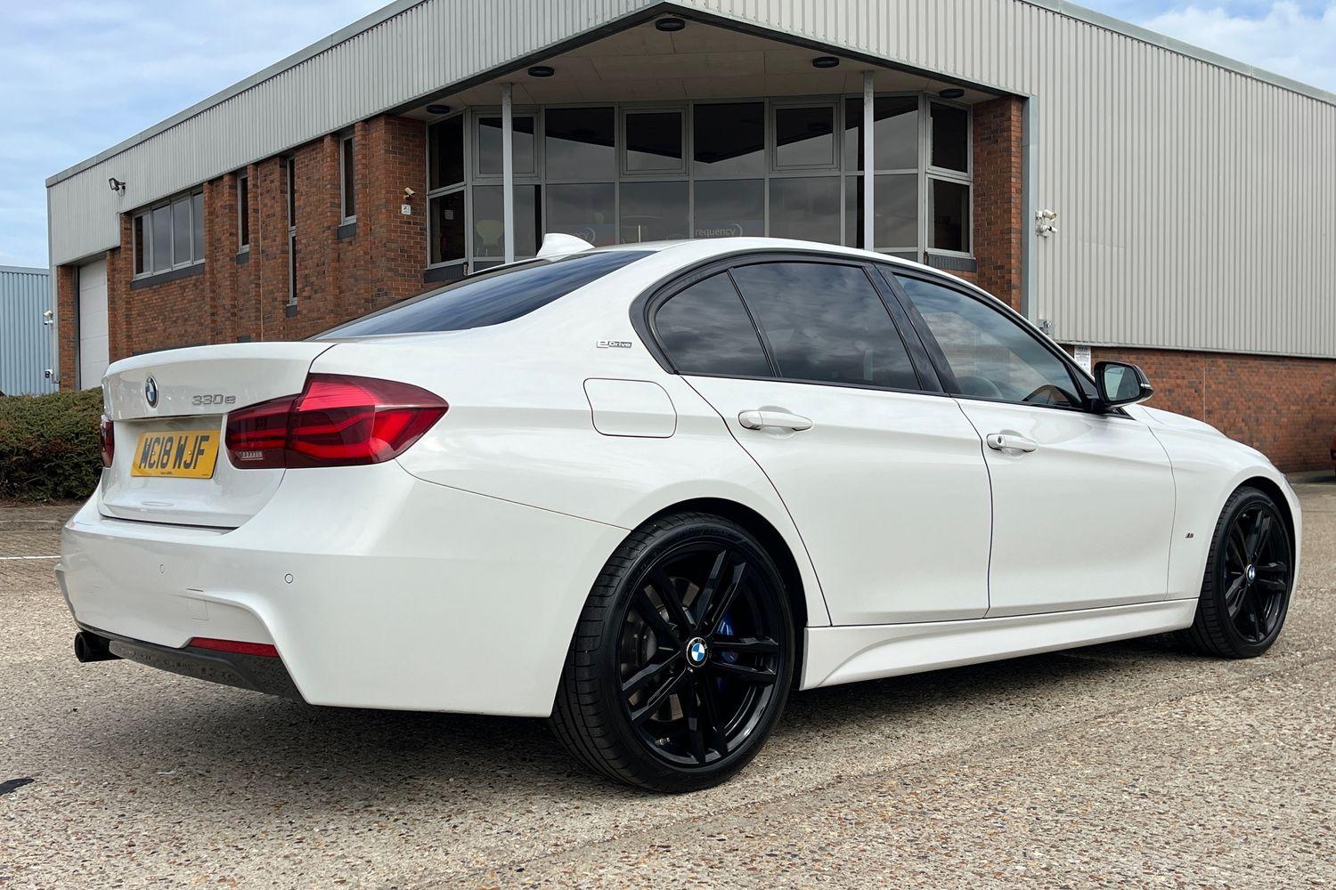 BMW 3 Series Photo 39