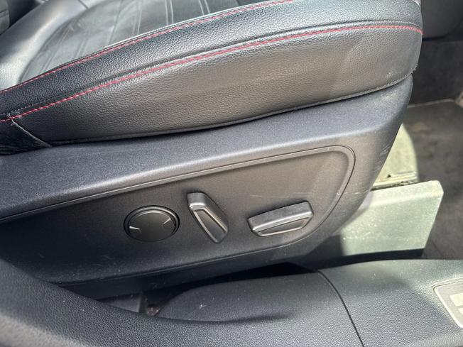 FORD Kuga Photo 37