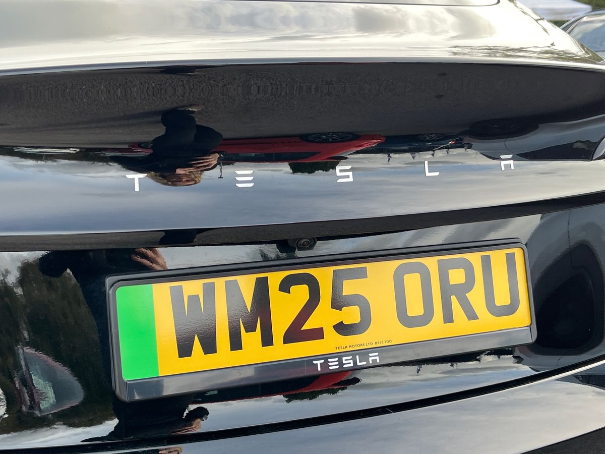 TESLA Model 3 Photo 22