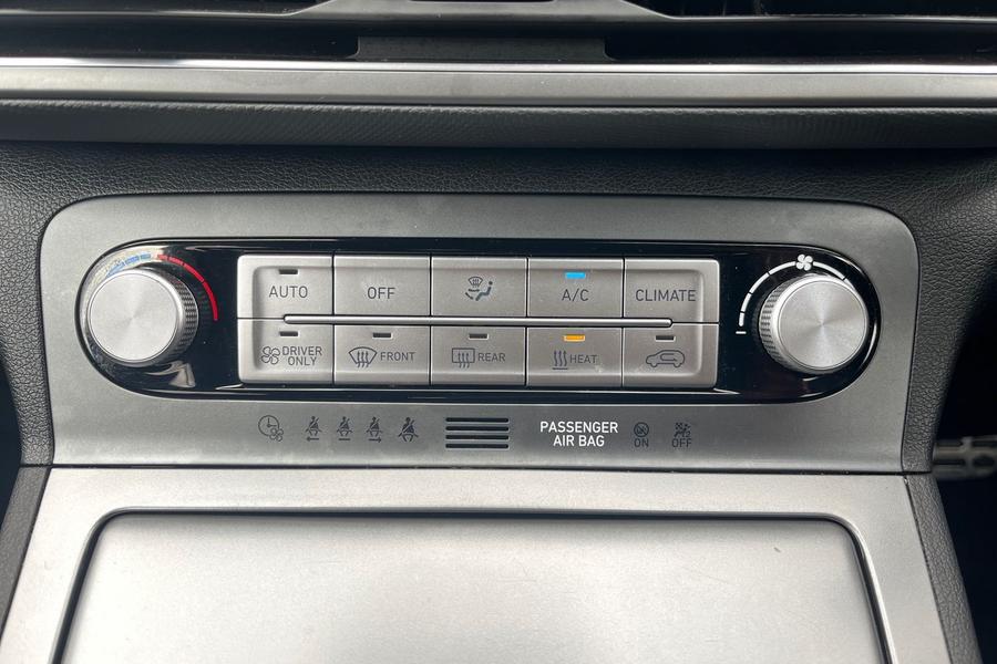 Hyundai KONA Photo autoimg-3f4a40d4011ef1a2082b7307c491d0a96b53e679.jpg