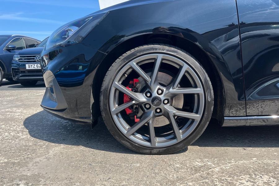 Ford FOCUS Photo autoimg-3f50757f5f723248dc93bb985e892ff17c3a08d7.jpg