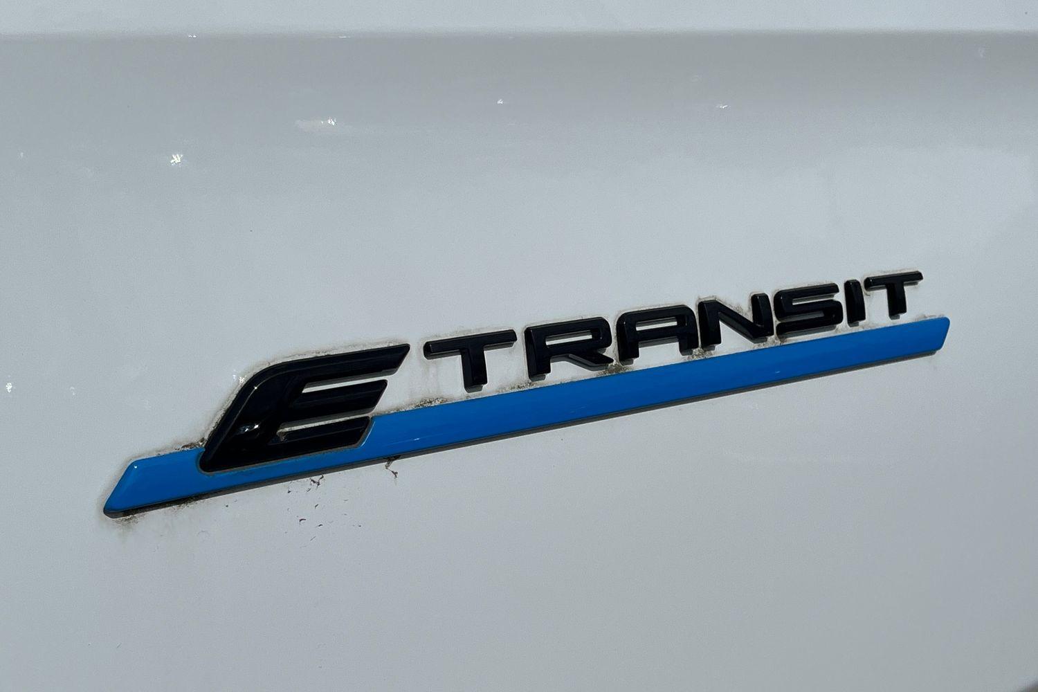 Ford E-Transit Custom Photo 18