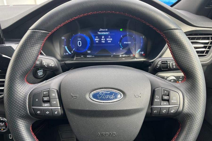 Ford Kuga Photo autoimg-3f5276e3de09f65da841bce0a27b889031b3778b.jpg