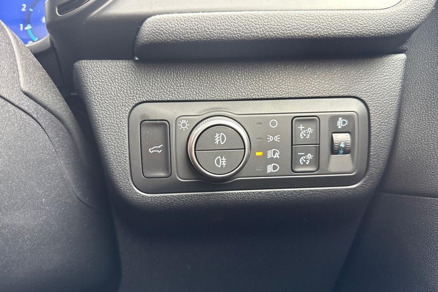 Ford KUGA Photo autoimg-3f52f8c31868e67d214cd6e43e40cda8125fa86e.jpg