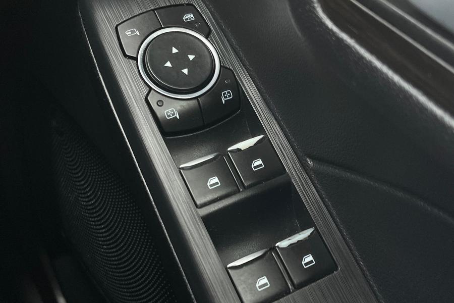 Ford Kuga Photo autoimg-3f566ea83cf08e424ac25aa4fbd71c7c1ebb9ea0.jpg