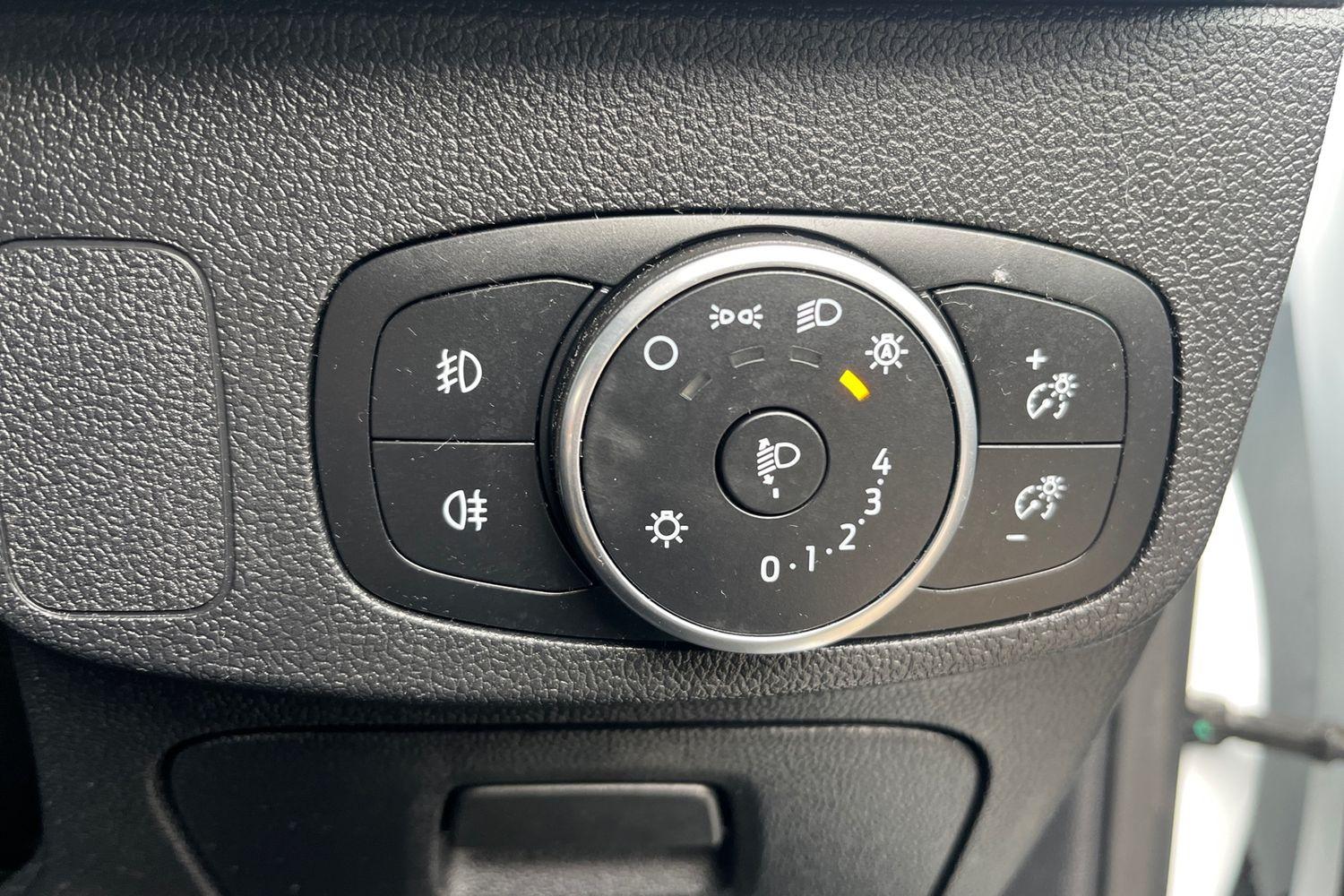 Ford FOCUS Photo 28