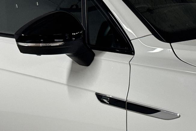 VOLKSWAGEN Touareg Photo 20