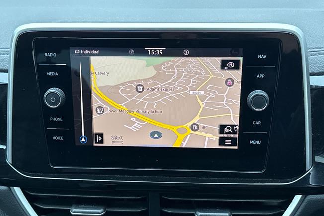 VOLKSWAGEN T-Roc Photo 14