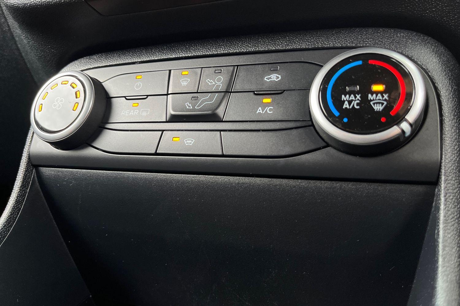 Ford Fiesta Photo 32