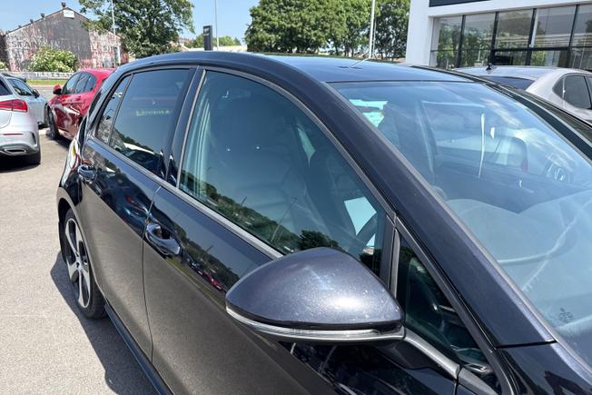 VOLKSWAGEN Golf Photo 20