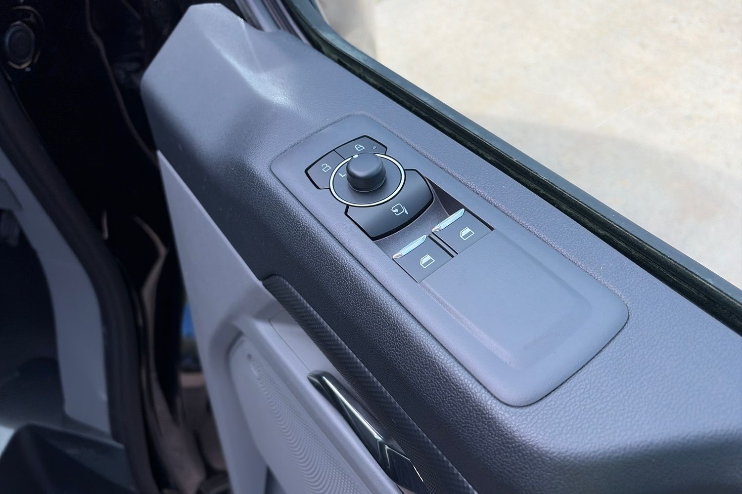 Ford TRANSIT CUSTOM Photo 27