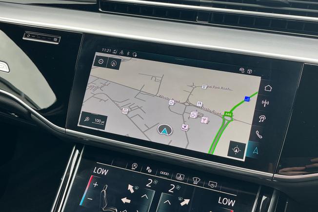 AUDI A8 Photo 14