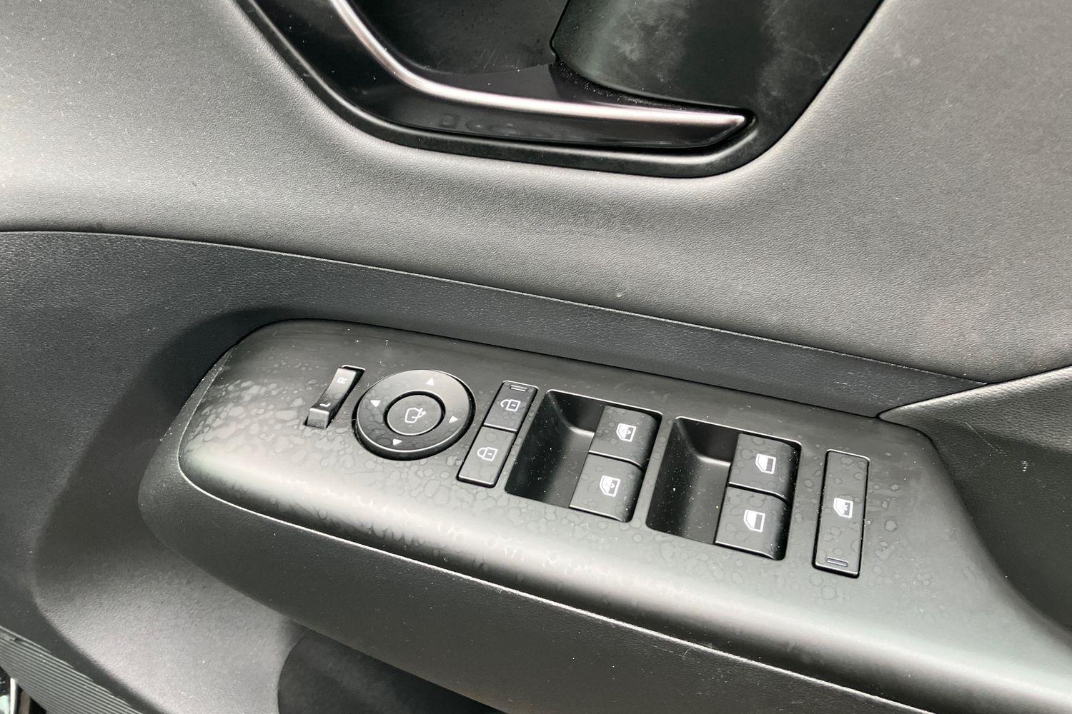 Hyundai KONA Photo 15