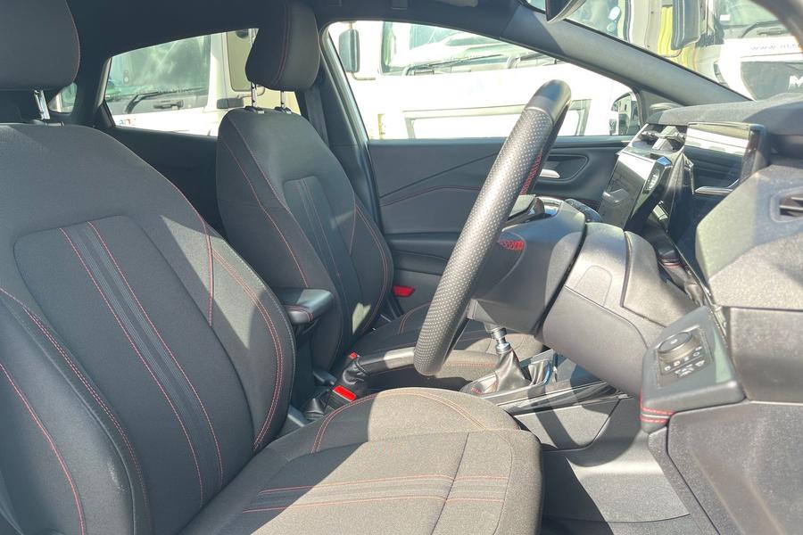 Ford PUMA Photo autoimg-3f640e9cecbd390bf19e6cc2ed3207b478d8dd95.jpg