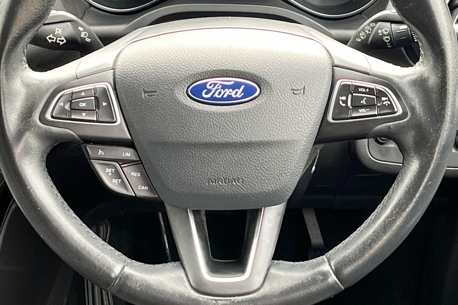 Ford KUGA Photo 11