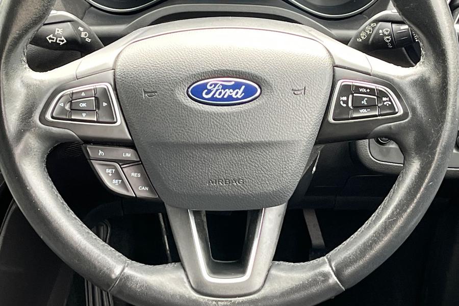 Ford KUGA Photo autoimg-3f6a75e201bbe900e2145749345ad178df9fe28d.jpg