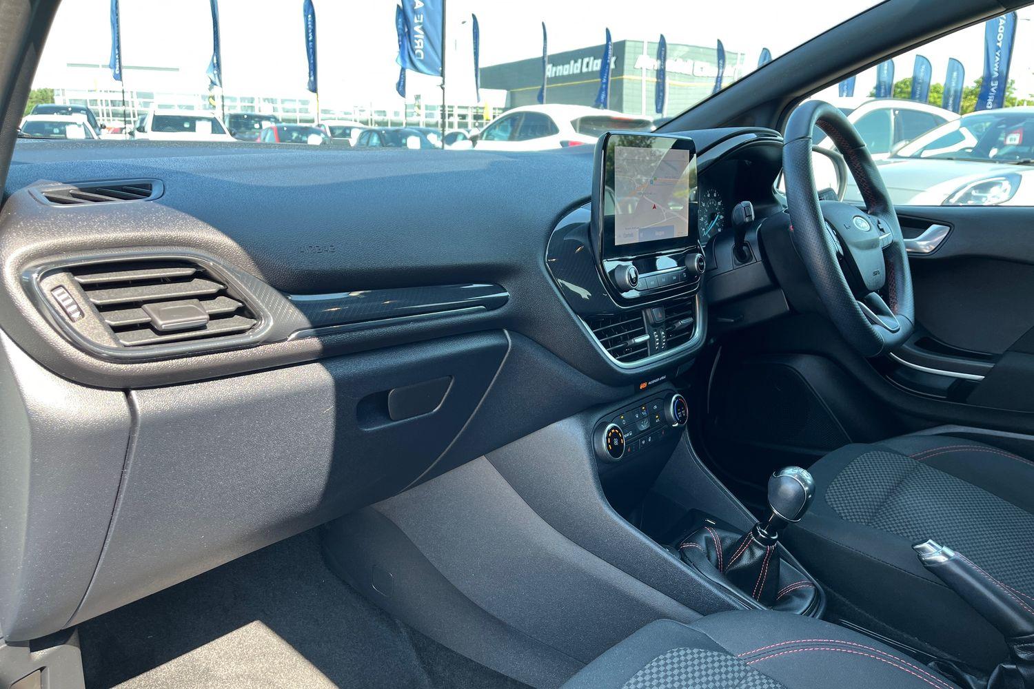 Ford Fiesta Photo 17