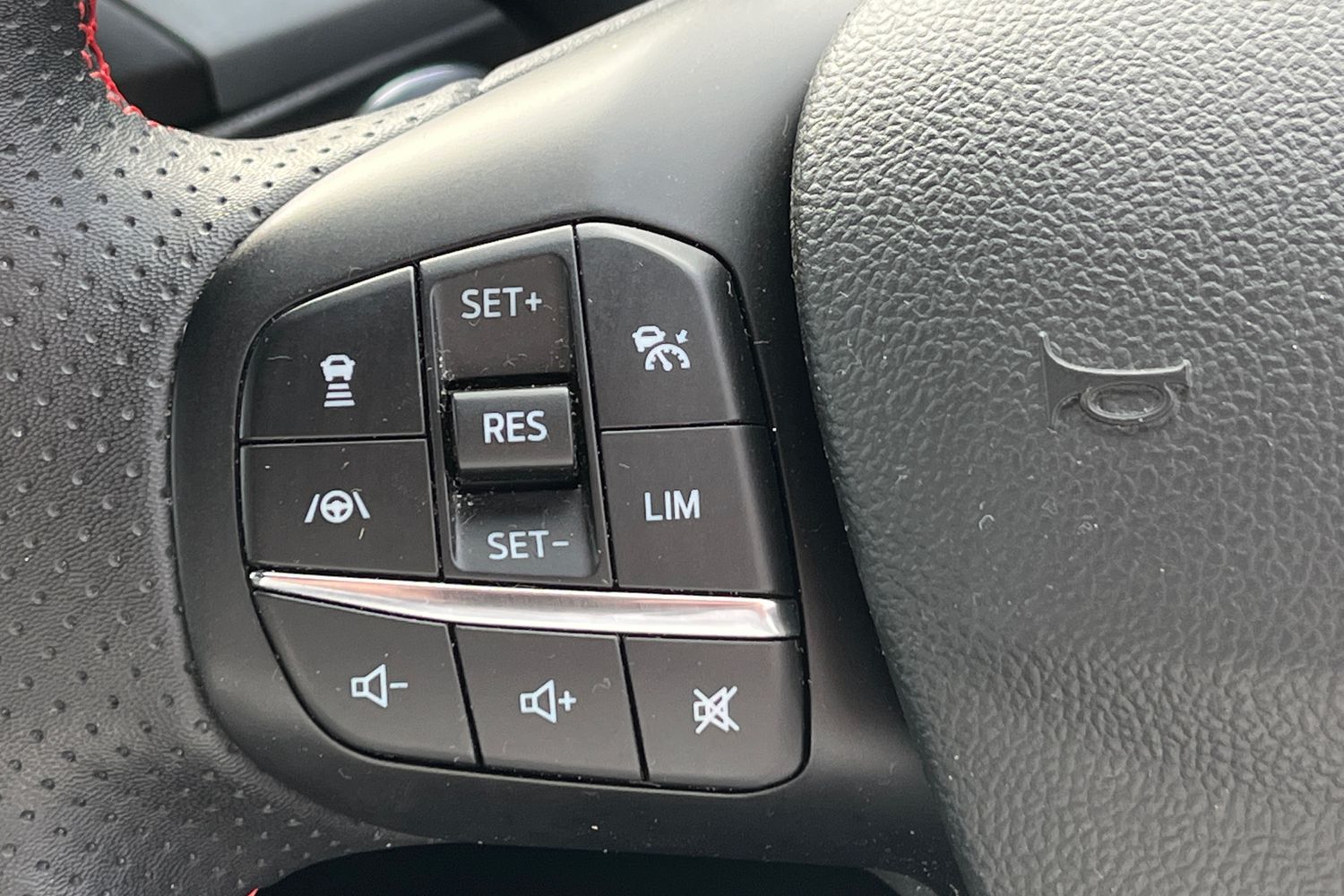 Ford FOCUS Photo 37