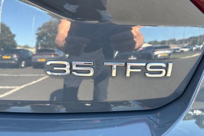 Audi Q2 Photo 32